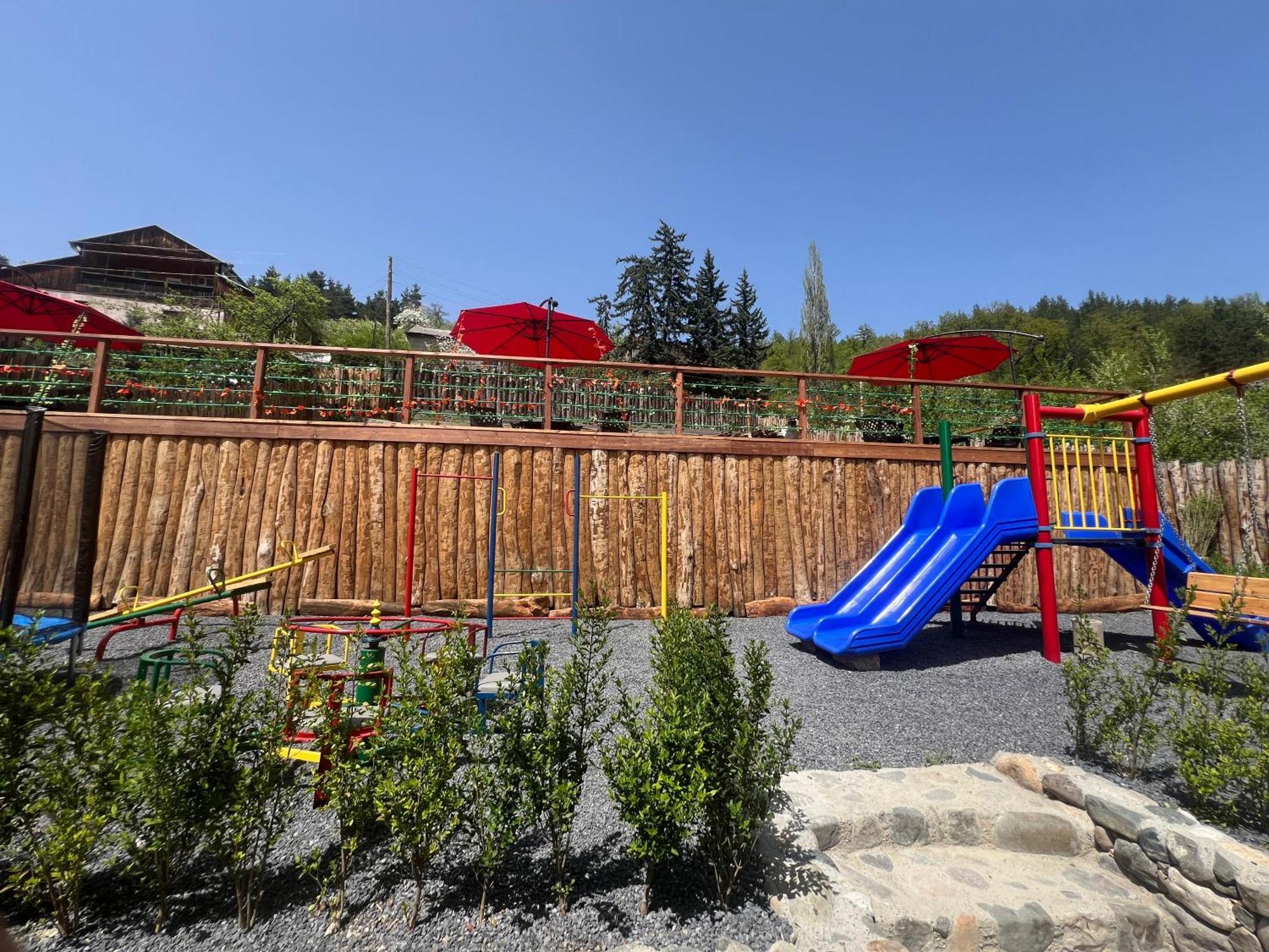 Maru House Hotel Dilisan Kültér fotó