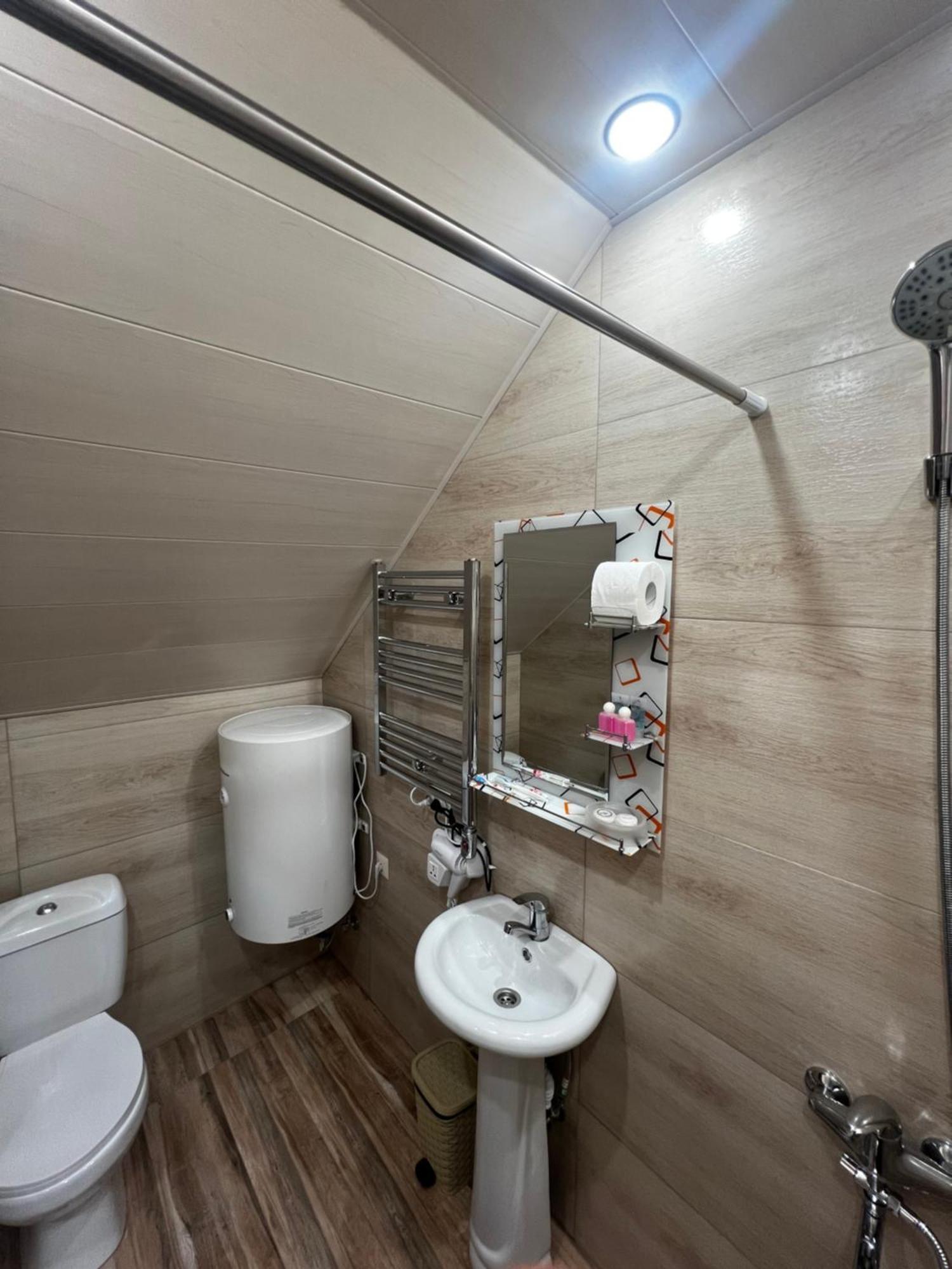 Maru House Hotel Dilisan Kültér fotó